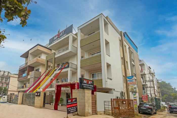 Aadat Hotel Subhash Chowk Gurgaon