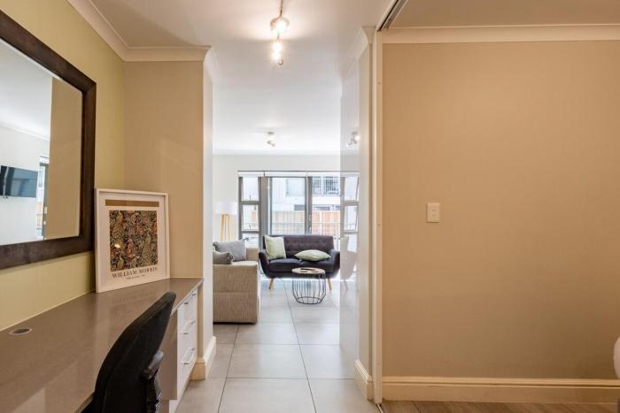 Stylish, Fully Equipped Apartment in Observatory