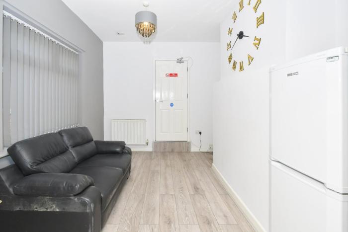 Townhouse @ 115 Walthall Street Crewe