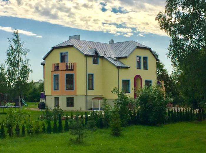 Wonderful 8 Bedroom Home near Vilnius