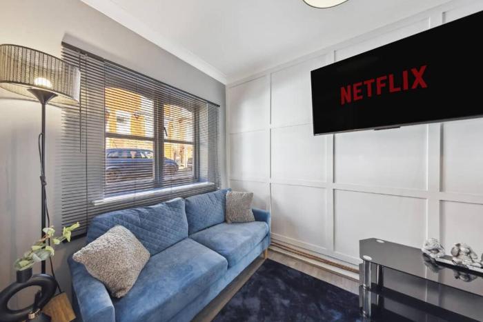 Charming & Modern Studio Retreat in Chatham