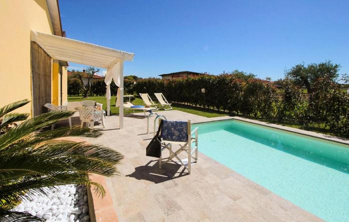 Gorgeous Home In Capezzano Pianore