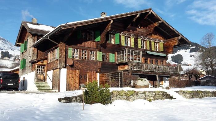 300 years old Chalet close to Center ski-lift