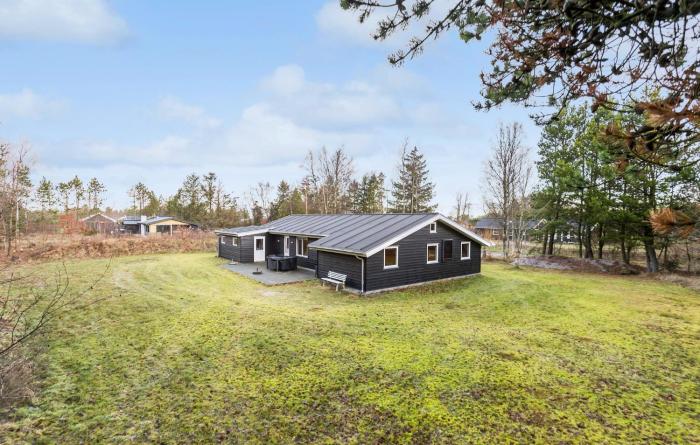 Cozy Home In Jerup With Wifi