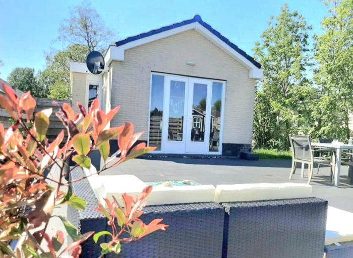 Huisje Britt met grote tuin en veel privacy