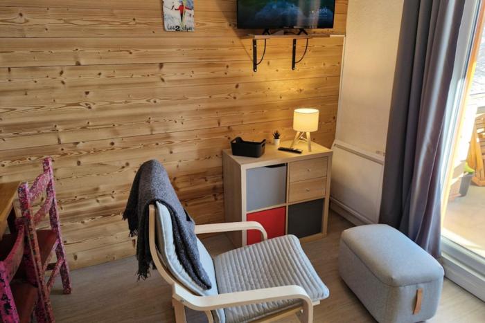 Cozy T1 with balcony on the snow front