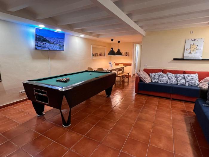 Ramblas Rentals Central Duplex 4BR Terrace Pool Table & Ping Pong