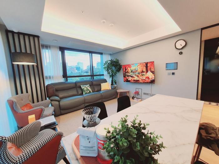 Gwanghwamun Square House