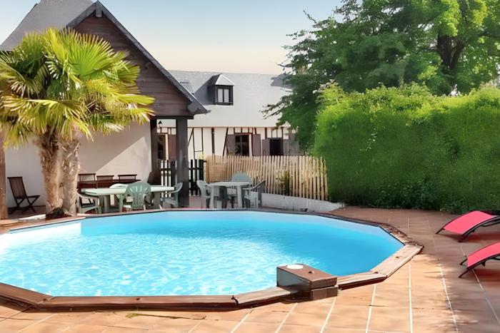 Villa charmante dans les vergers de Normandie avec piscine privée.