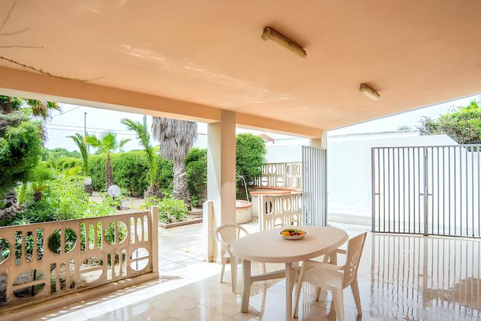 Cozy House, Santa Maria del Focallo, Fireplace