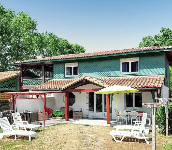 Maison accueillante à Vielle-Saint-Girons avec jardin et cheminée