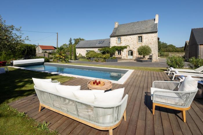 Manoir de la Nogrie - Chambre de charme avec accès privatif - Piscine chauffée sur domaine 5 étoiles à la campagne