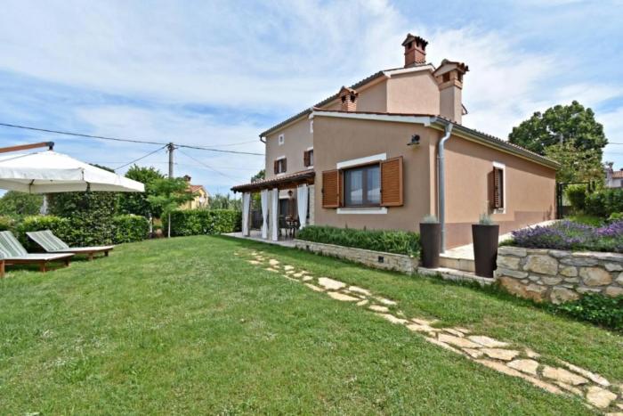 Holiday House Bepina