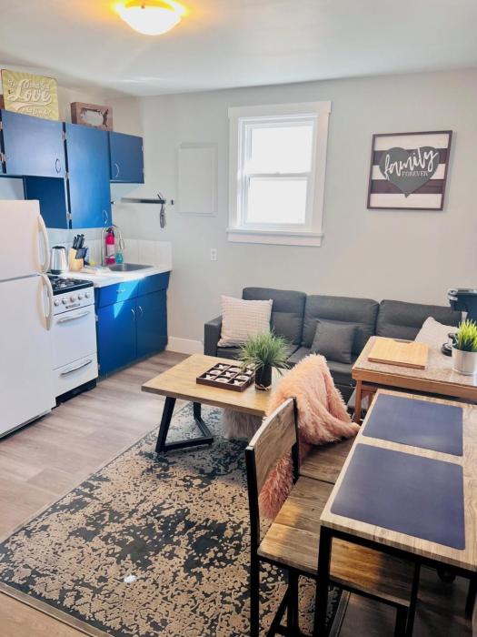 COZY 1BR and 1 BATH Suite in Bankview