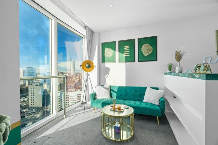 Emerald haven - Birmingham skyline view