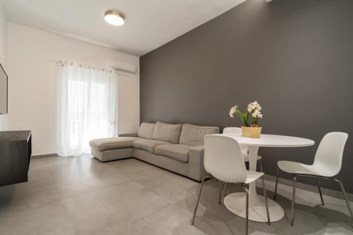 Piraeus Seaside Escape