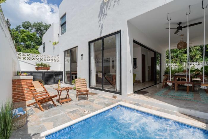 Casa Laura - Tulum - Private Townhome For 6 Guest - 3 Bedrooms - 5 Beds- Restaurant Walking Distance