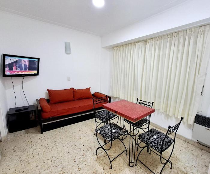 Departamento 2 ambientes Colón y Olavarría
