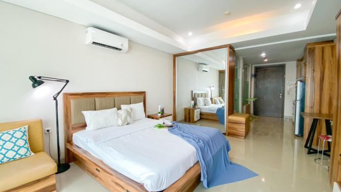 Big and Comfy Studio at Kemang Village Apartment By Travelio