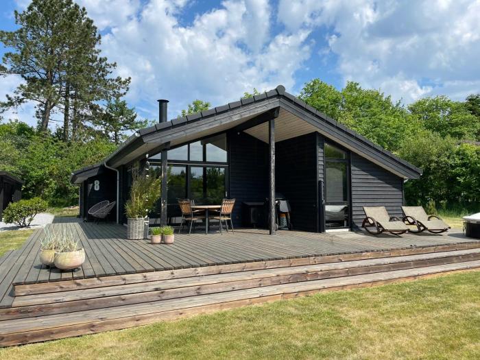 Summer House With View And Terrace In Slettestrand