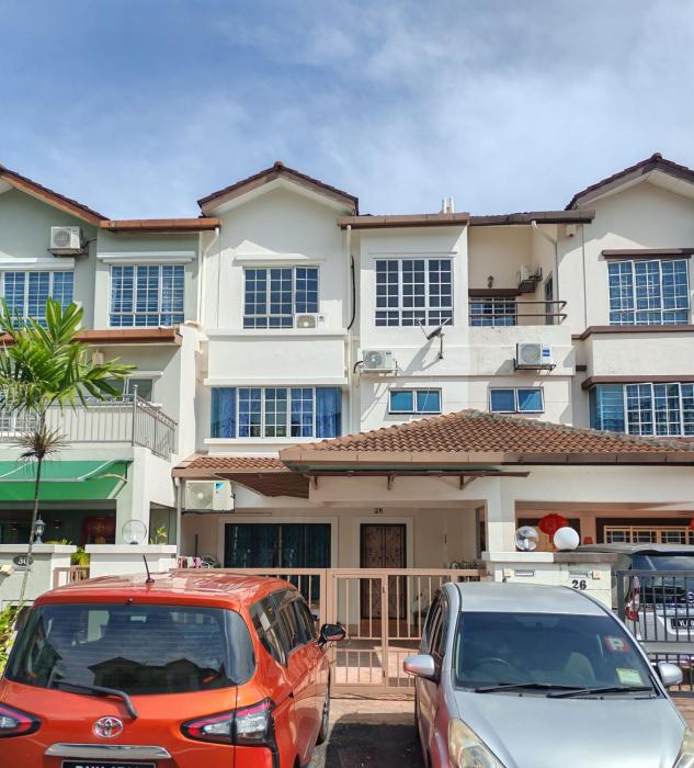 4 Bedrooms 10Pax Comfy Sleeps Landed Spacious House