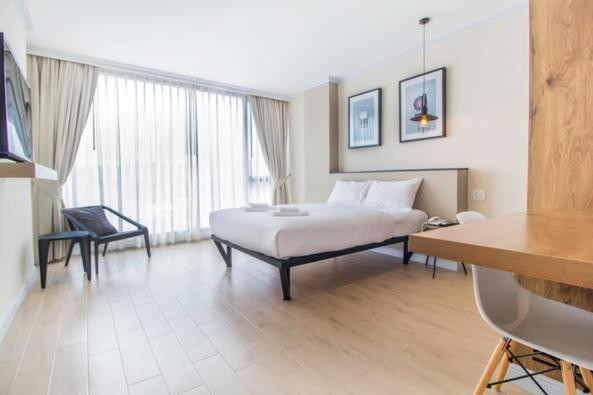 เดอะคอร์เนอร์ The Corner