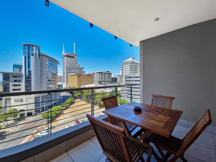 City family friendly apartment Aircon Parking