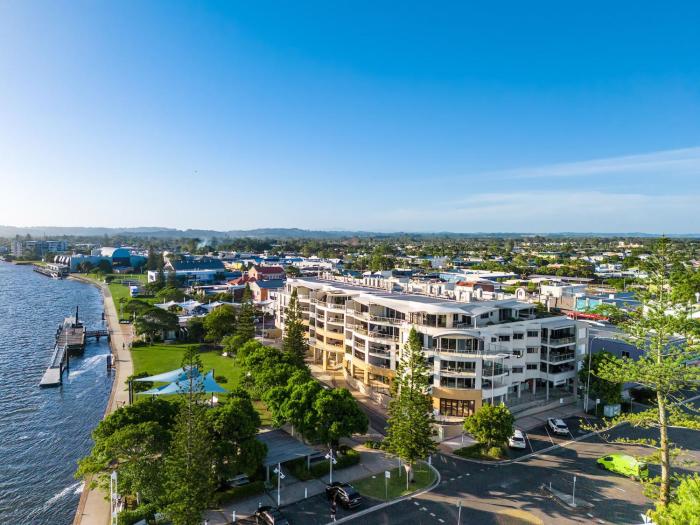 Riverside Apartments & Hotel