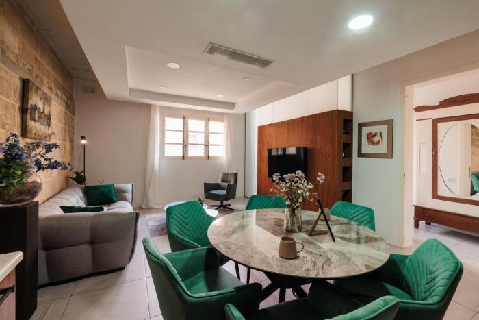 Stunning 2-Bed Apartment in Heart of Valletta