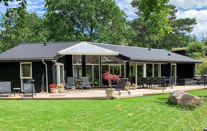 5 Bedroom Nice Home In Fårevejle