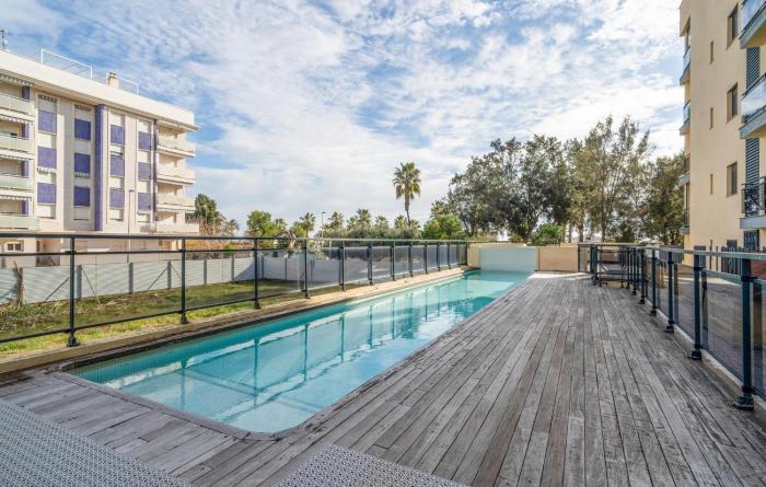 2 Bedroom Cozy Apartment In Moncafar