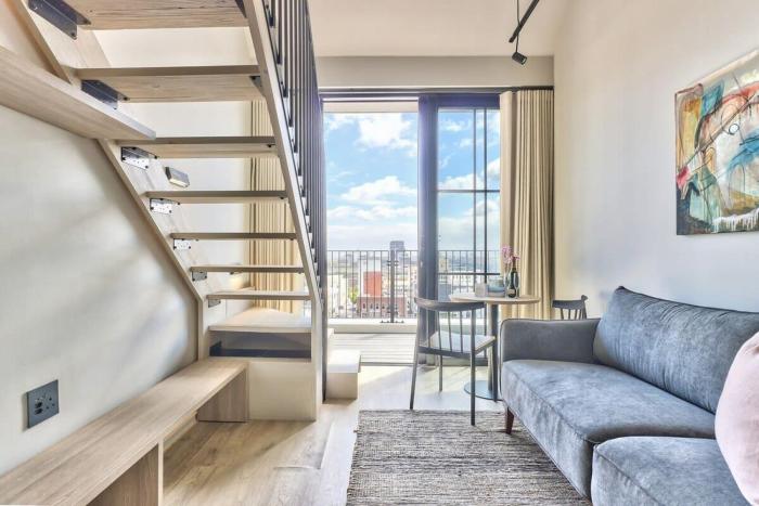 Stylish Loft with Breathtaking Mountain Views