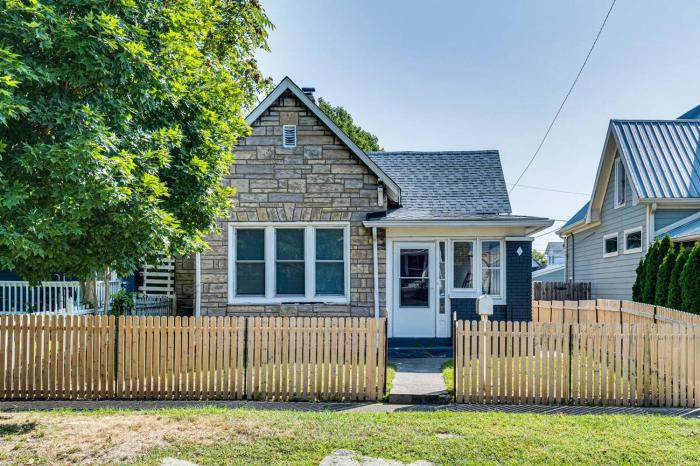 Charming 2-Bedroom Home with Private Gym