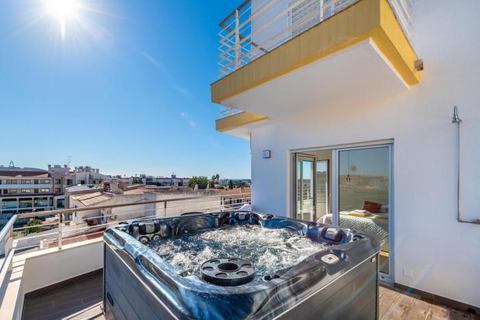 Apart OCEAN DRIVE - Oura - Jacuzzi - BY BEDZY