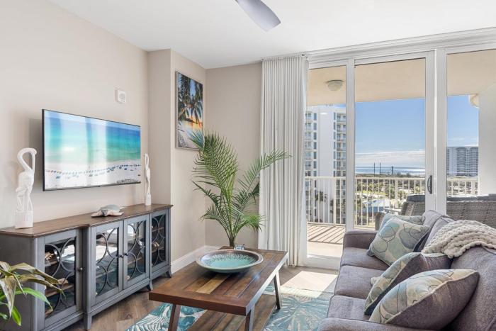 5 Star Resort 7th FL Sunrise Poolview Private Balconies Beach Gear Shuttle