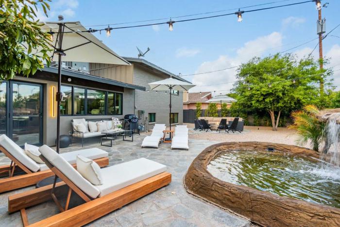 SolaNova Designer Oasis with Cocktail Pool & Theater