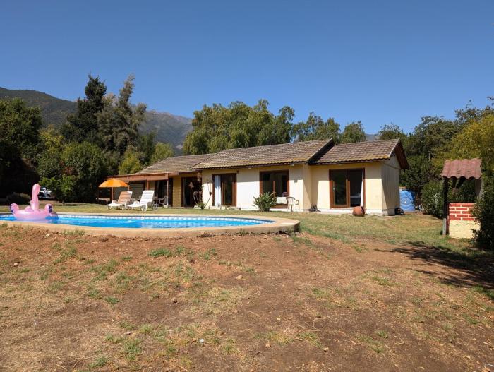 Linda casa en Olmue con amplia piscina y jardín