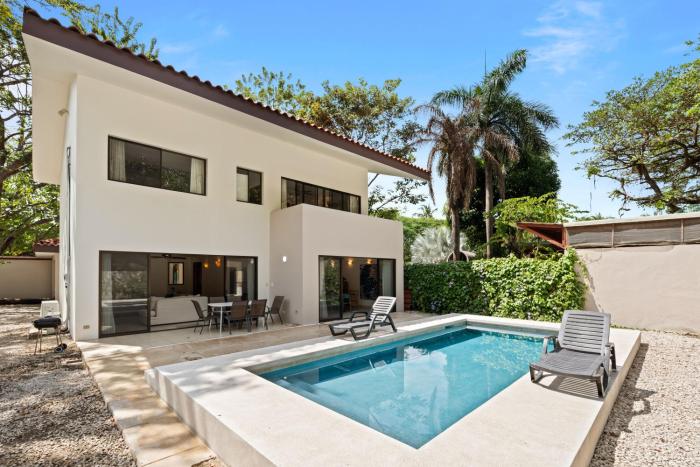 Casa Oasis Beach Villa with Pool, Playa Grande