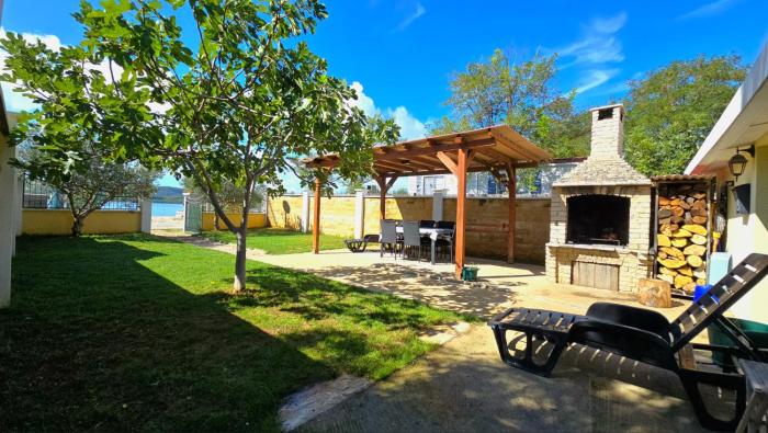 Seaside holiday house Turanj, Biograd - 23650