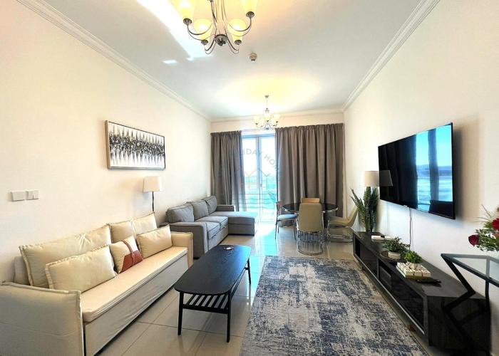 Yogi - 1BR - Pool & Parking in Business Bay