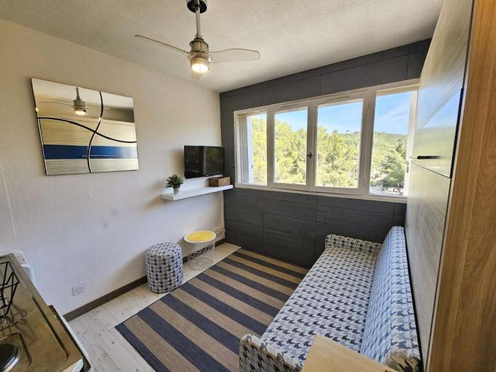 Studio moderne au calme, piscine dans la résidence, lave linge