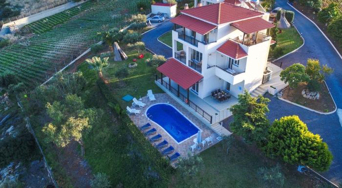 Villa Angelika two-storey house with pool for 7