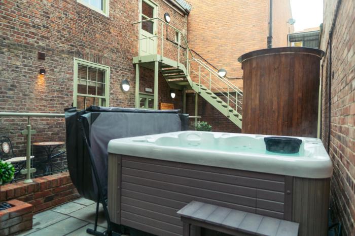 Stunning Town Centre Apartments with Spa facilities