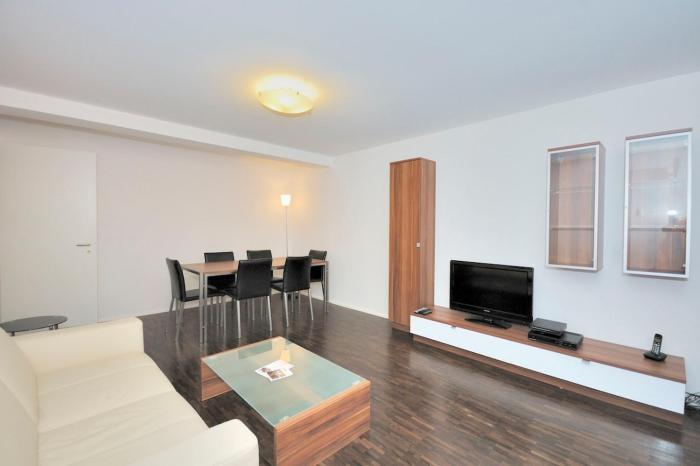 1BR with balcony near lake - Flower 1