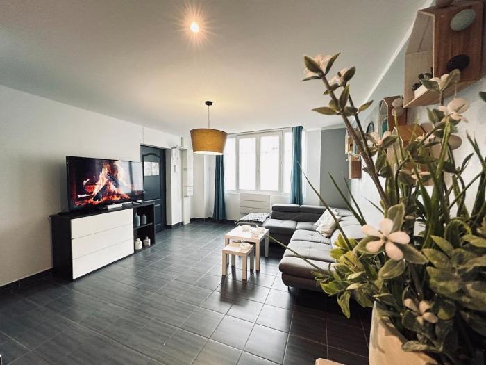 Super 5 chambres avec 4 SDB près du centre et gare