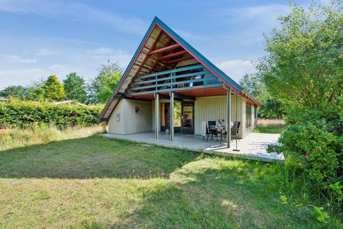 Authentic And Cosy Holiday Home On A Large Natural Plot Close To The Child-Friendly Bønnerup Beach And The Charming Fishing Harbour