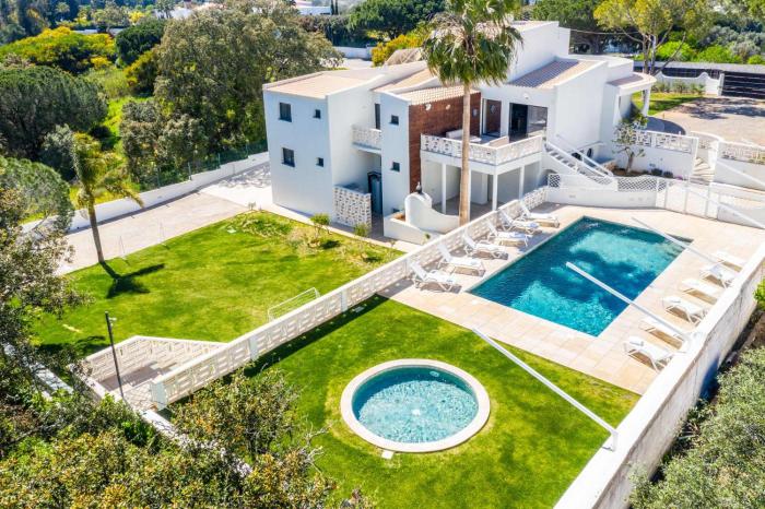 Villa Horizon Grande - Stunning Luxury villa great location sleeps 16