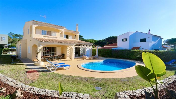 Villa Den, private pool villa, Sleeps 6 adults and 2 children, CD 304 - Cleverdetails