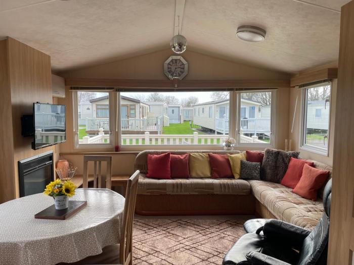 Cosy 3 Bedroom Caravan, South Cerney