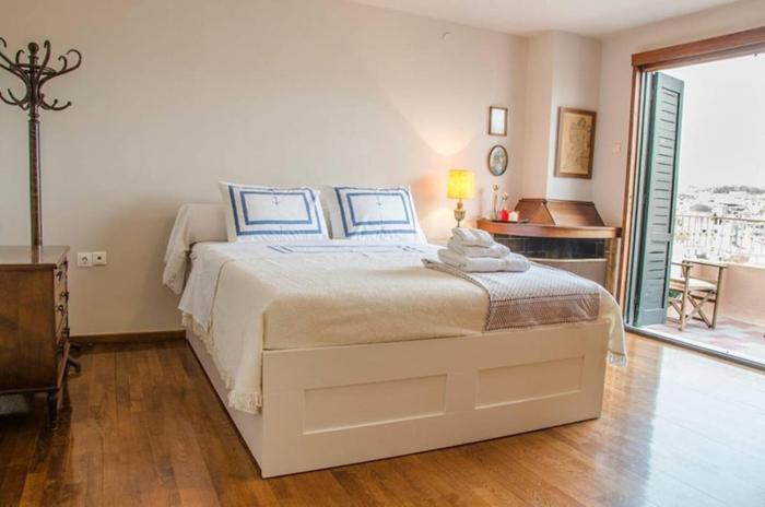 Anafiotika FOS Cycladic Home!